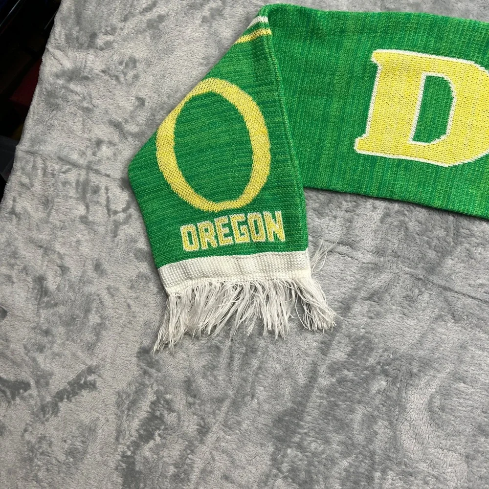 Oregon Ducks U of O Scarf Green Yellow Bo Six Make It Happen Knit Fringe